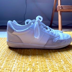 Universal Thread Size 10 Woman’s Shoes